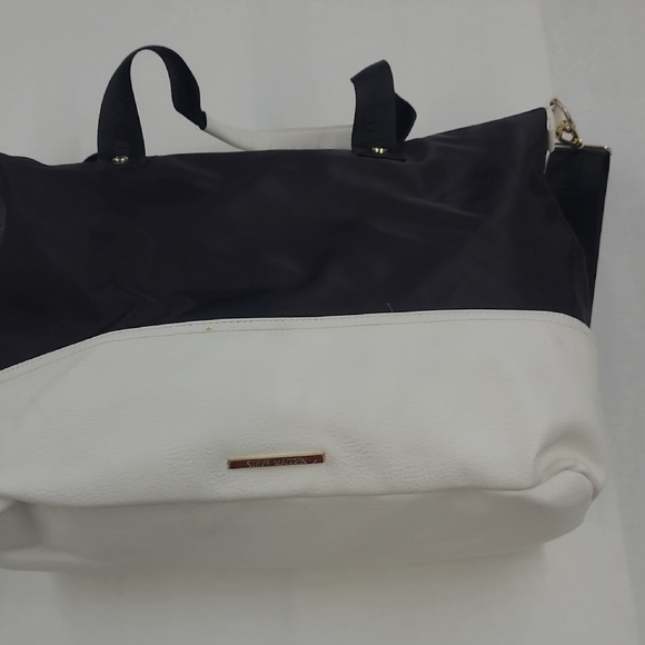 Steve Madden Black and White Duffle/Travel Bag Sporty Design - Picture 5 of 12